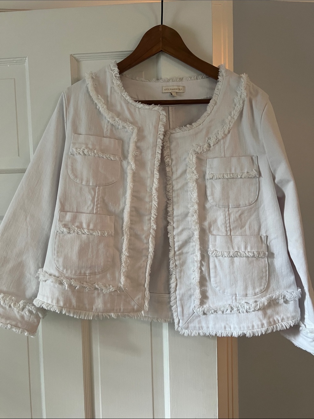 ANN MASHBURN white fringe denim jacket size Large